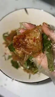 Hình ảnh Bánh tráng trộn sate muối nhuyễn (Trộn sẵn)