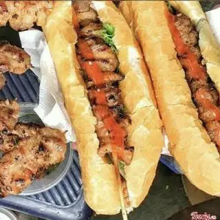 Hình ảnh Bánh mì thịt xiên