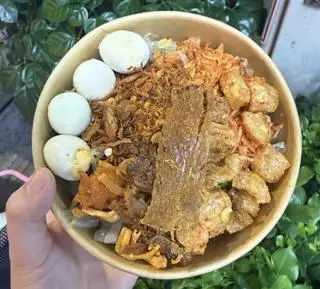 Bánh tráng trộn full topping - 39.000 ₫ tại Ăn Vặt Mỹ Linh - Bánh Tráng Trộn, Chân Gà Sốt Thái & Sứa - Hậu Giang