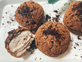 Su xù oreo - 15.000 ₫ tại Ăn Bánh Uống Trà - Bánh Ngọt - Trà Sữa - Ăn Vặt 