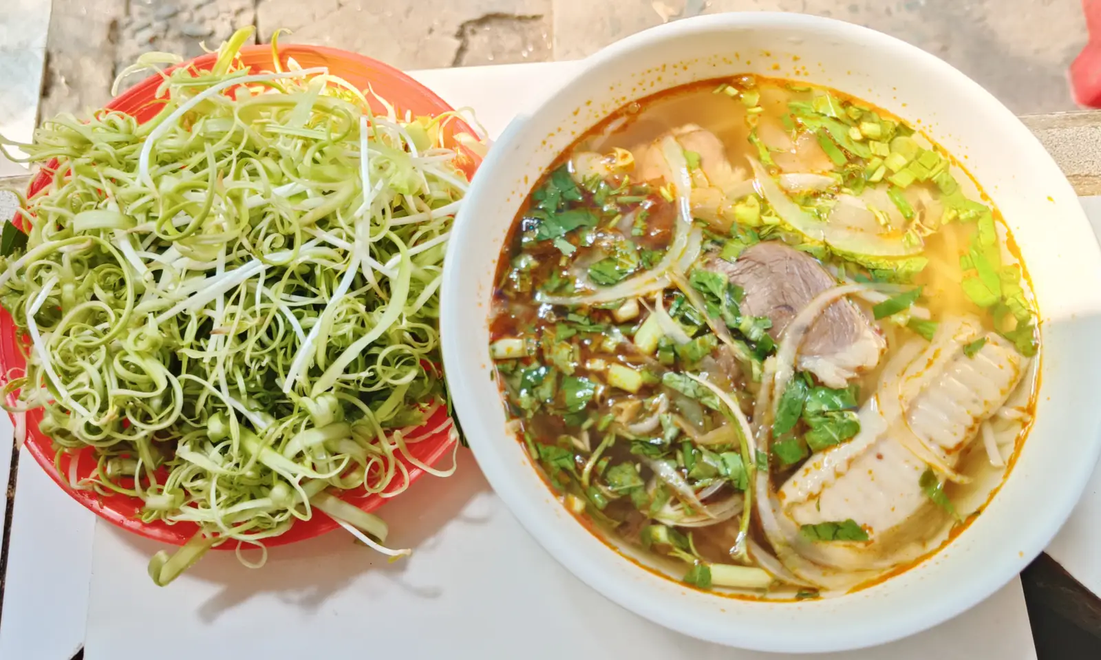 Bún bò bắp nạm - 44.000 ₫ tại Bún Bò Huế Cô Bê - Cư Xá Thanh Đa