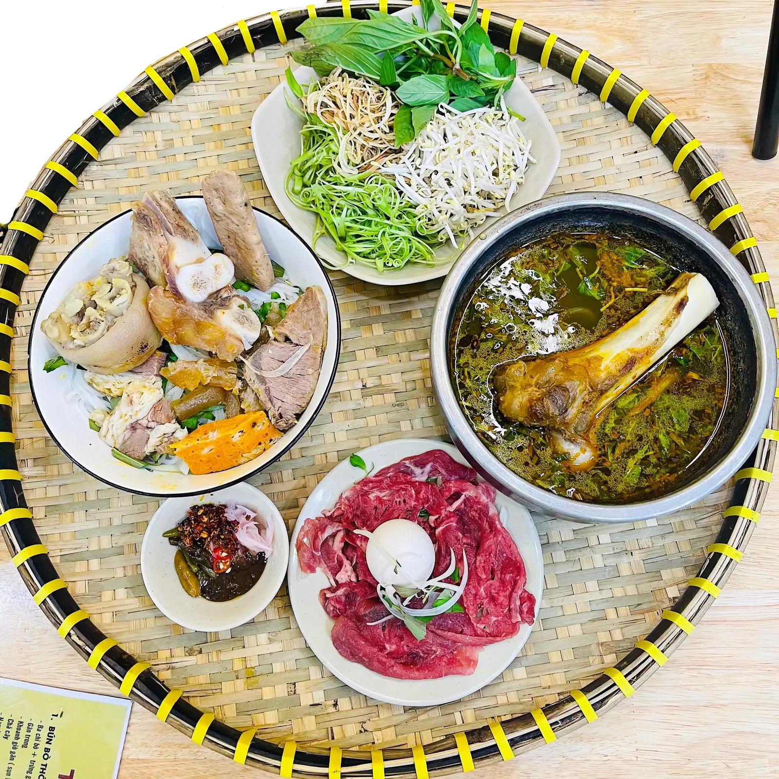 combo 3 tô bún bò đặt biệt (tặng  3 ly trà tắc) - 279.000 ₫ tại Bún Bò Thố Đá 3 Miền - Lữ Gia