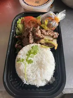 Cơm Bò Mỹ Xào Sate Đặc Biệt - 55.000 ₫ tại Bò Cô Vân - Beefsteak