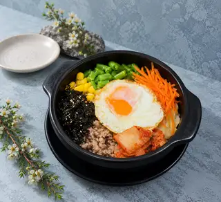 Hình ảnh Cơm trộn Hàn Quốc- sốt để riêng