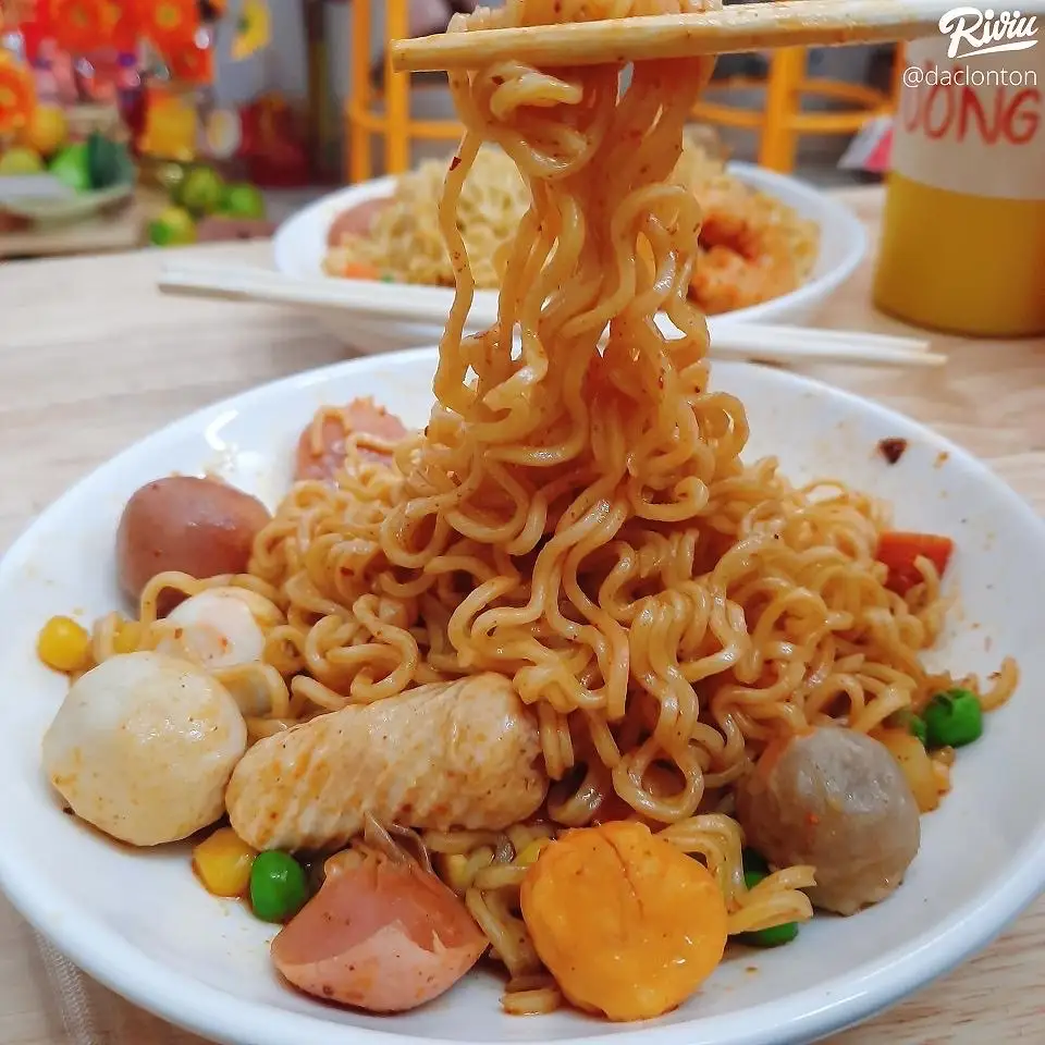 Mì trộn Topping  - 30.000 ₫ tại Mì Trộn Indomie & Bánh Cuốn Nóng 155A - Triệu Quang Phục