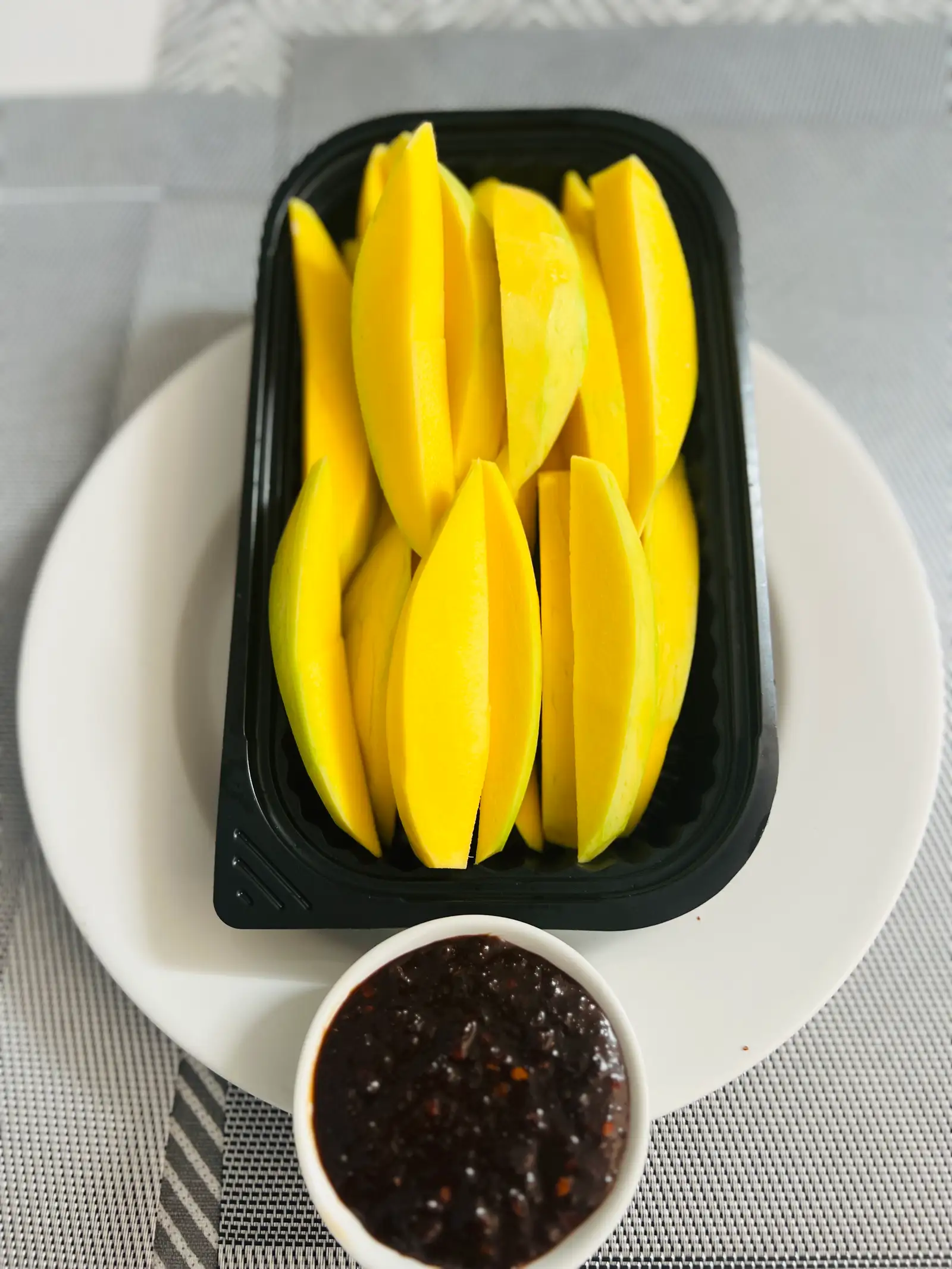 Xoài  TQ cắt sẵn - mắm ruốc 350g - 43.000 ₫ tại  DuCu Fruit - Trái Cây Cắt Sẵn & Rau Câu Dừa - Điện Biên Phủ