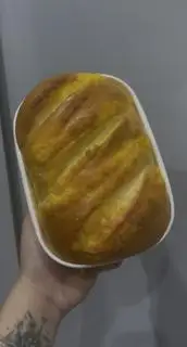 Hình ảnh Bánh mì hoa cúc nhân nho dừa