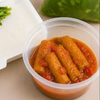 Hình ảnh Cơm chả cá sốt cà 