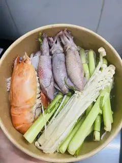 Bún Thái tôm mực - 66.000 ₫ tại Bếp Nhà Bo - Bún Thái - Phạm Thế Hiển