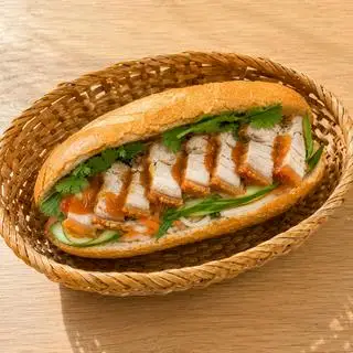 Hình ảnh  Bánh Mì Heo Quay Da Giòn