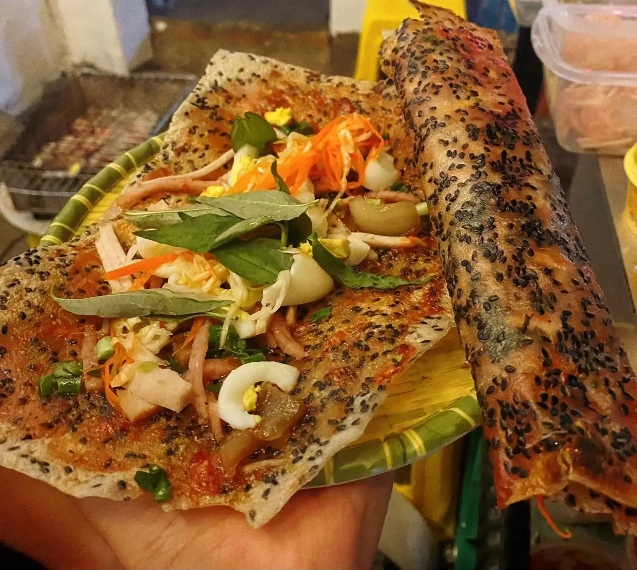 1 cái bánh tráng nướng mắm ruốc Phan Thiếto - 20.000 ₫ tại Bánh Tráng Nướng Mắm Ruốc Phan Thiết & Ăn Vặt Dừa Dứa - Trần Văn Hoàng