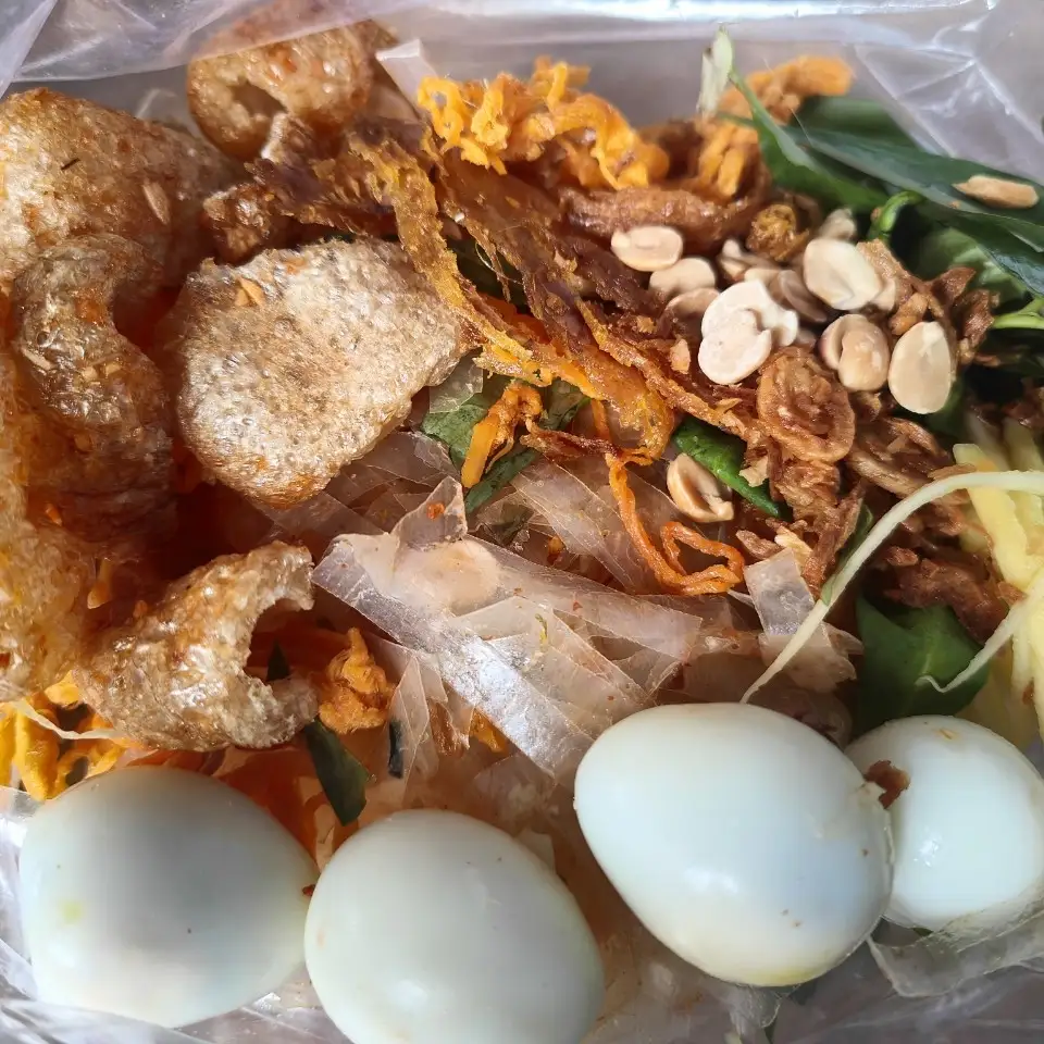 Hình ảnh Bánh tráng trộn da heo Ruby