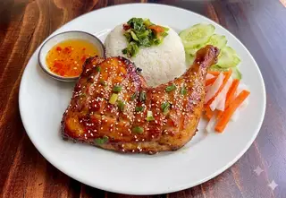 Cơm đùi gà nướng mật ong - 99.000 ₫ tại Cơm Tấm Lu Dì Út - Nguyễn Thị Thập