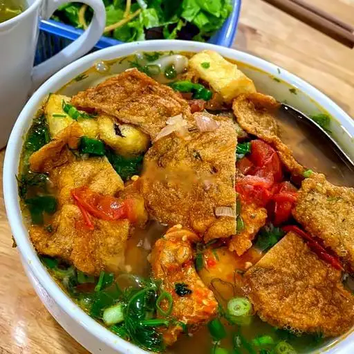 Hình ảnh Banh đa đỏ giòn đầy đủ