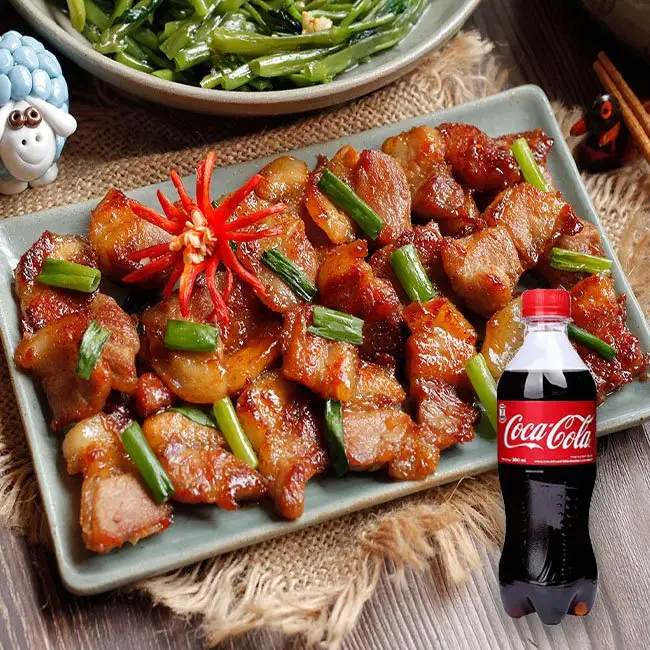 Hình ảnh Cơm thịt rang cháy cạnh+ coca chai