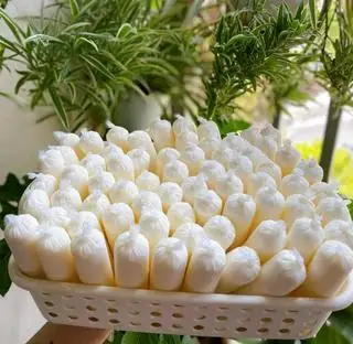 Hình ảnh Yaourt sữa chua dẻo nhà làm (20 túi + 2 túi tặng)