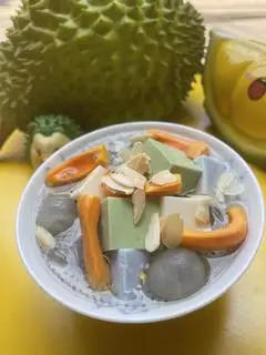 Chè khúc bạch - 68.000 ₫ tại Tiệm Chè Nhà Bông - Cách Mạng Tháng 8