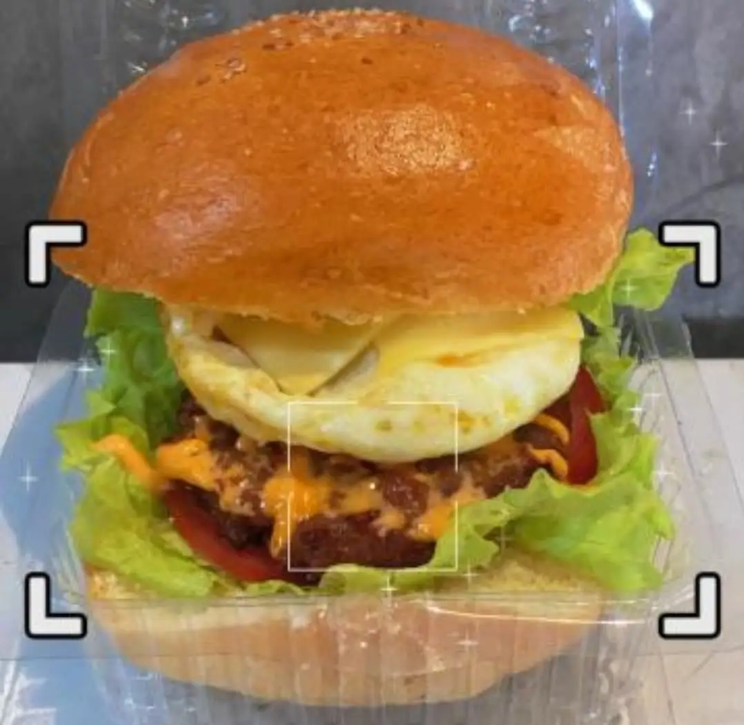 Burger Bò - Trứng - 40.000 ₫ tại Hello Bánh Mì Hamburger & Chicken - Đường 49