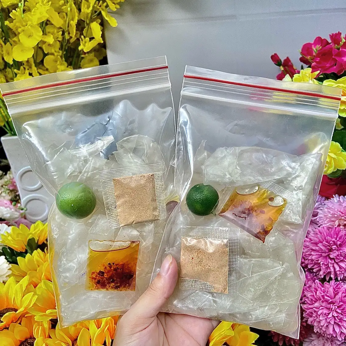 Bánh tráng phơi sương sate tắc muối tỏi - 15.000 ₫ tại  Oh Tea - Trà Sữa & Bánh Tráng - Nguyễn Thượng Hiền