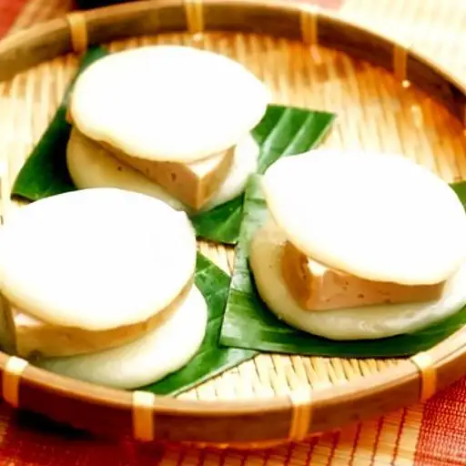 Bánh dày kẹp chả lụa - 17.000 ₫ tại Bánh Mì Hà Nội - Đồng Đen