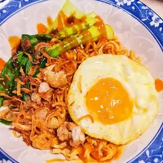 Hình ảnh Mì Trộn Trứng Ốp la