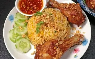 Hình ảnh Cơm Đùi Gà Chiên 