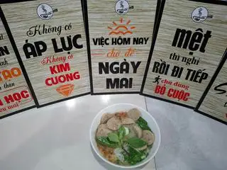 Hình ảnh hủ tiếu + mì tươi bò viên nước