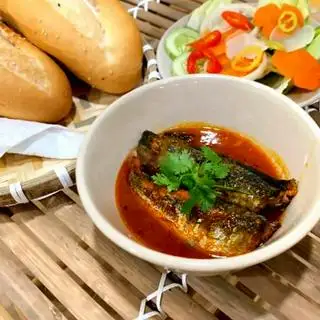 Cá Hấp - Trứng Ốp La - 42.000 ₫ tại Bánh Mì Chấm - Cá Hấp Sốt Cà & Bánh Mì Xíu Mại - Hương Lộ 2