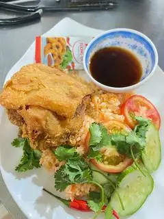 Cơm ức gà rán - 40.000 ₫ tại Cơm Gà Xối Mỡ Thuận Phát - Tỉnh Lộ 10