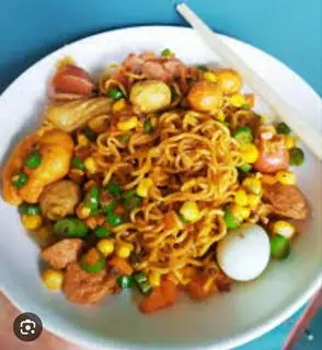 Hình ảnh Mỳ trộn thập cẩm