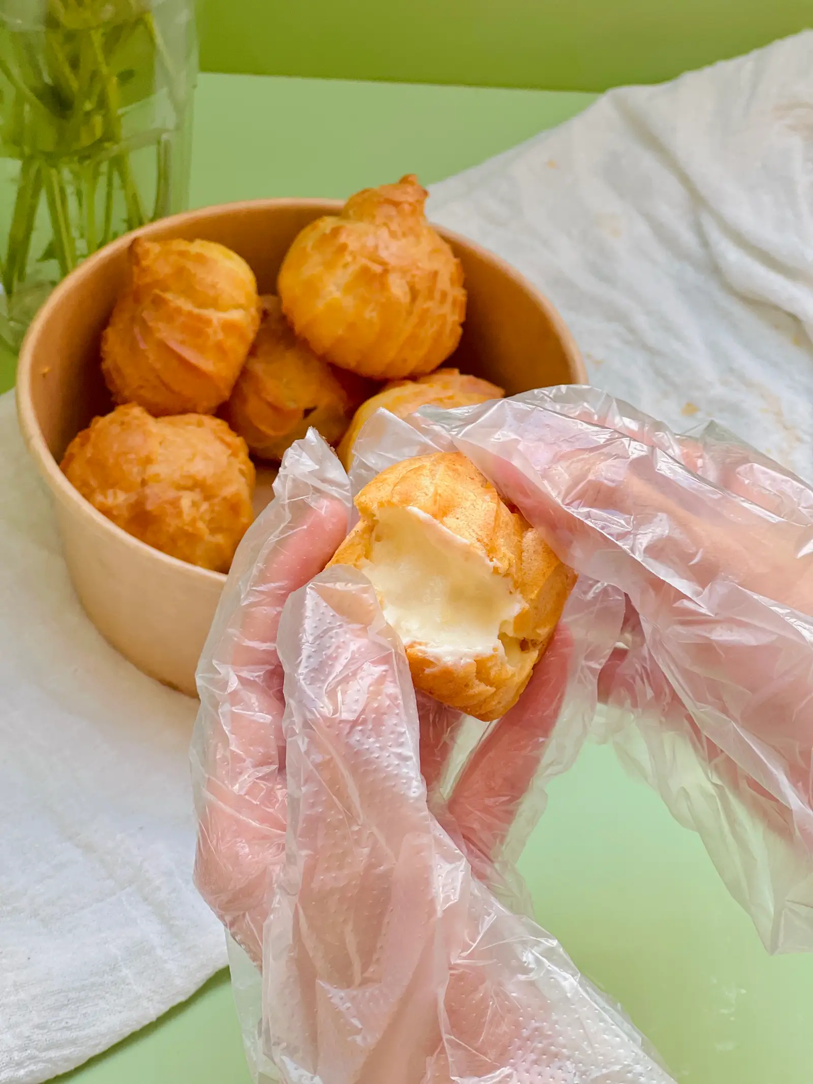 Su kem - hộp 8 cái - 38.000 ₫ tại Home Cakes - Bánh Kem, Bánh Lạnh & Trà Trái Cây - Huỳnh Tấn Phát