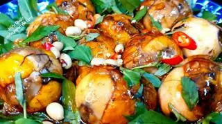 Hình ảnh hột vịt lộn xào me 1 trứng