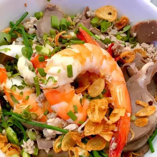 Hủ tiếu Nam Vang khô - đặc biệt - 135.000 ₫ tại Hủ Tiếu Nam Vang Nhân Quán - Cách Mạng Tháng 8