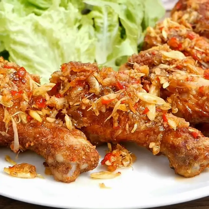 Cơm Gà Đùi Tỏi Tắm Mắm Tỏi - 72.000 ₫ tại Cơm Gà Mắm Tỏi A Sìn - Út Tịch