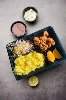 Hình ảnh Cơm Gà Viên Sốt Chua Ngọt