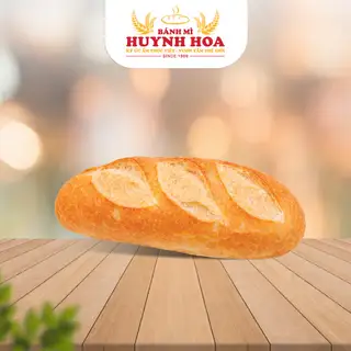 Bánh mì không sz L - 8.000 ₫ tại Bánh Mì Huynh Hoa - 26 Lê Thị Riêng