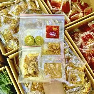 Bánh tráng ớt rim dầu tỏi hành phi siêu ngon - 16.000 ₫ tại Ăn Vặt Bình Thạnh - Panna Cotta & Sữa Chua Phô Mai - Nguyễn Khuyến