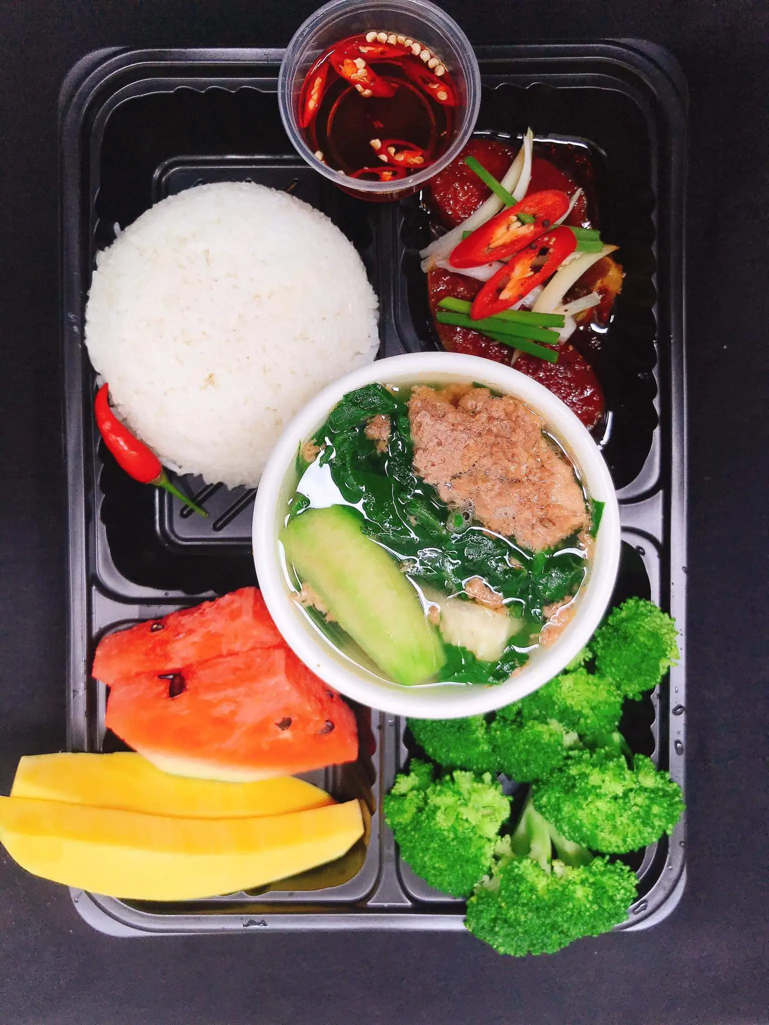 Combo 7 : Combo cơm cá bông lau kho tộ (kèm canh, rau, trái cây tráng miệng) - 65.500 ₫ tại Cơm Niêu Phương Bắc - Võ Oanh