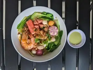 Mì thái thả viên  - 30.000 ₫ tại Dì Phụng Quán - Trần Bá Giao