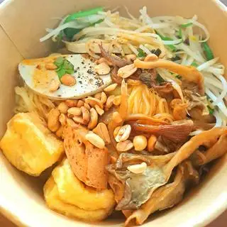 Hình ảnh Combo Hũ Tiếu Trộn Siêu ngon + Nước Sâm La Hán Quả
