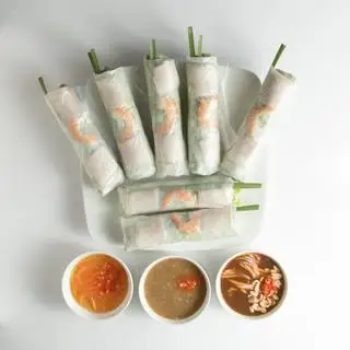Gỏi cuốn tôm thịt 4 cuốn  - 40.000 ₫ tại Chị Huệ - Gỏi Cuốn Và Trà Đào