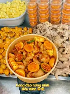 Hình ảnh Chân Gà Mix Trứng Non Sốt Thái (Size M)