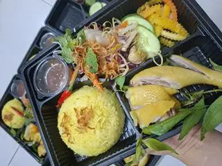 Hình ảnh Cơm gà đùi