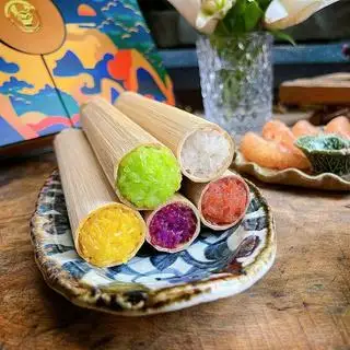 1 ống cơm lam ngũ sắc  - 28.000 ₫ tại Gà Hấp Muối & Gà Ủ Muối - A Long Food - Nguyễn Thị Tú