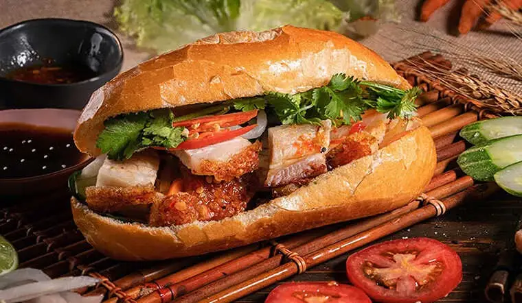 Bánh mì heo quay đặc biệt  - 33.750 ₫ tại Bánh Mì Hà Nội Thành Dung - Trường Sơn