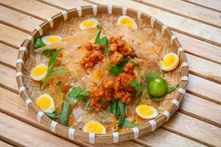 Bánh tráng Thập cẩm tóp mỡ  - 30.000 ₫ tại Bánh Tráng 89 - Tuy Lý Vương