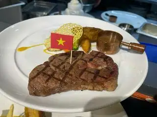 Bít tết lõi vai bò Mỹ - 200g - 319.000 ₫ tại Beef Steak & Sashimi - KĐT Phú Mỹ Hưng