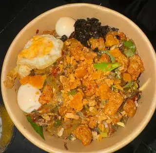 Hình ảnh Bánh tráng trộn trứng muối