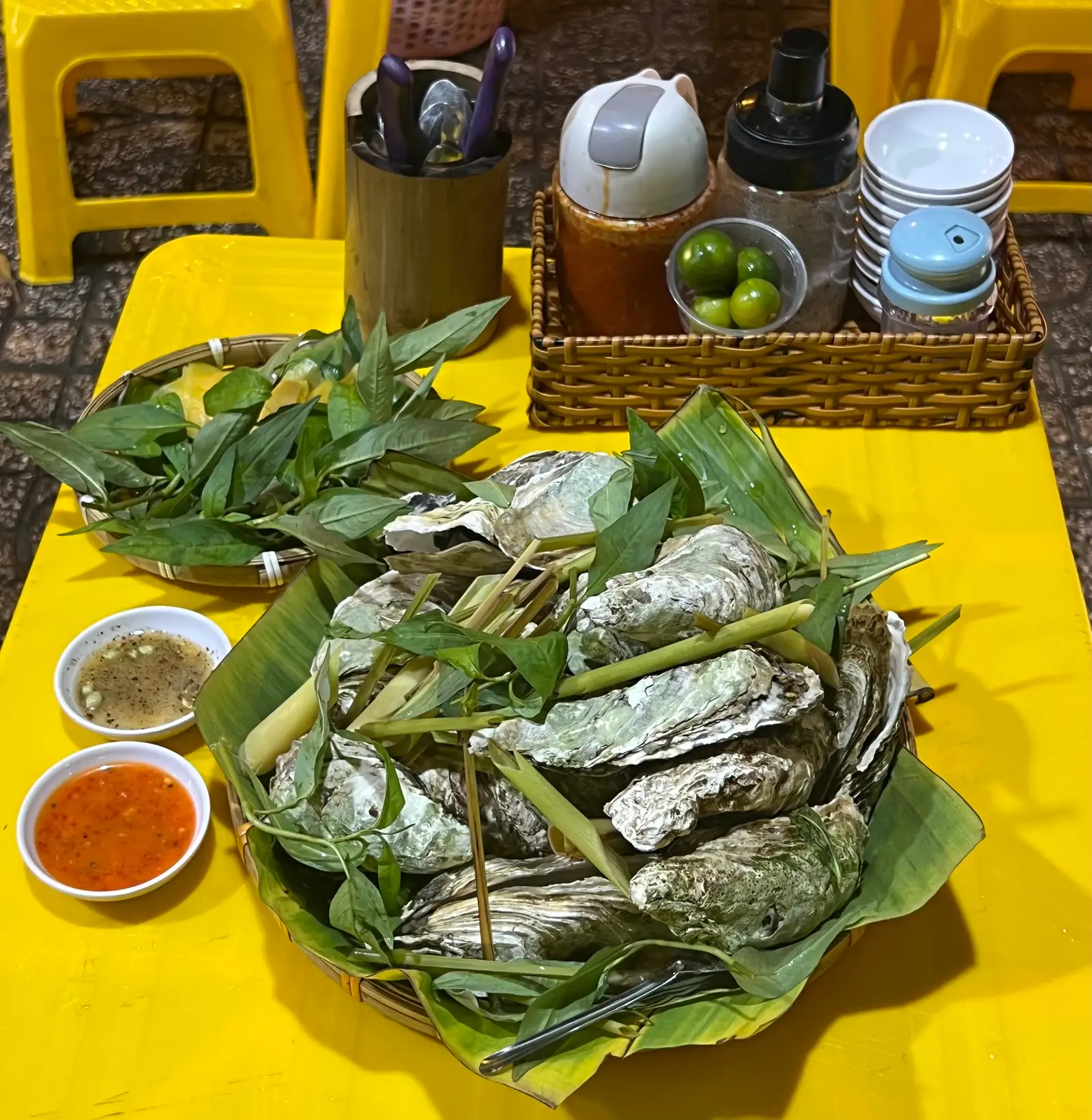 Hình ảnh Combo 3phần - Hàu hấp/ luộc sả