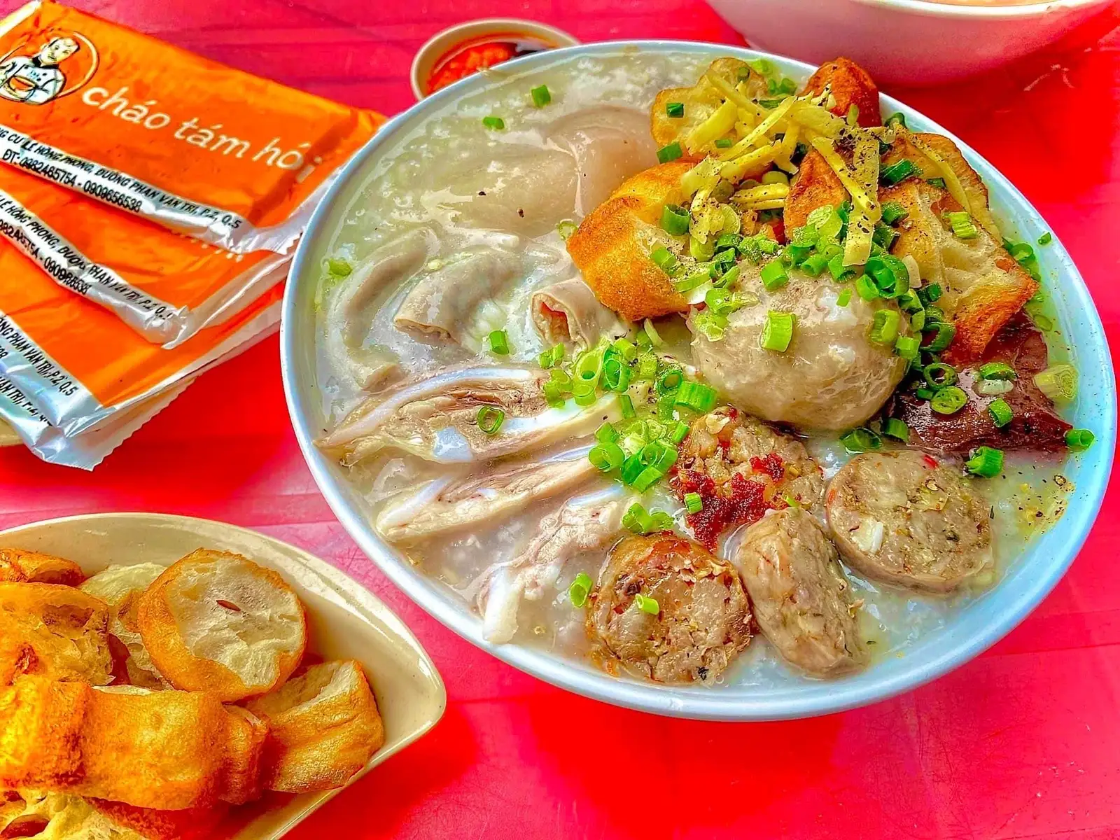 Cháo thập cẩm - 57.000 ₫ tại Tám Hói - Cháo Huyết Bò Viên & Giò Heo - Phan Văn Trị